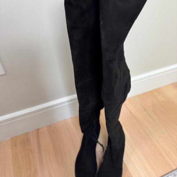 Stuart Weitzman 'Hilo' Thigh High Boot Black Suede - Picture 2 of 4